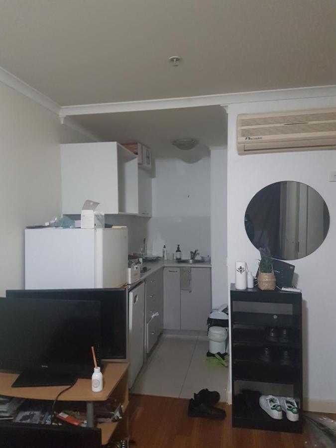 Lonsdale St, Melbourne Vic Apartment — Photos 2
